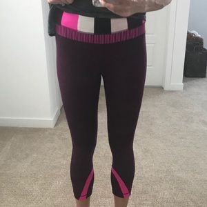 Maroon and hot pink Lulu capris.